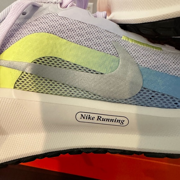 NEW Nike Downshifter 13 in Amethyst and Metallic Silver - Picture 8 of 9